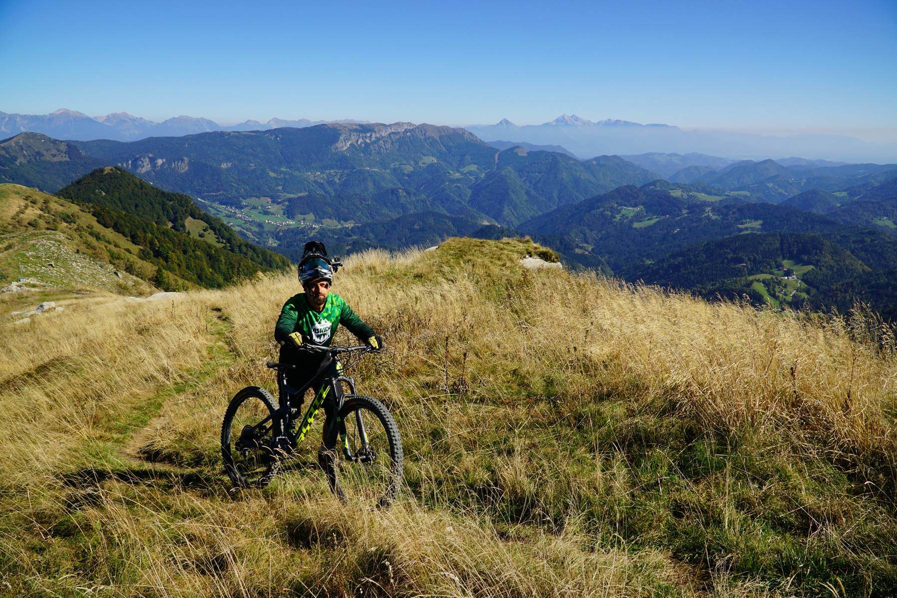 Piękne i widokowe szlaki rowerowe w górach Słowenii