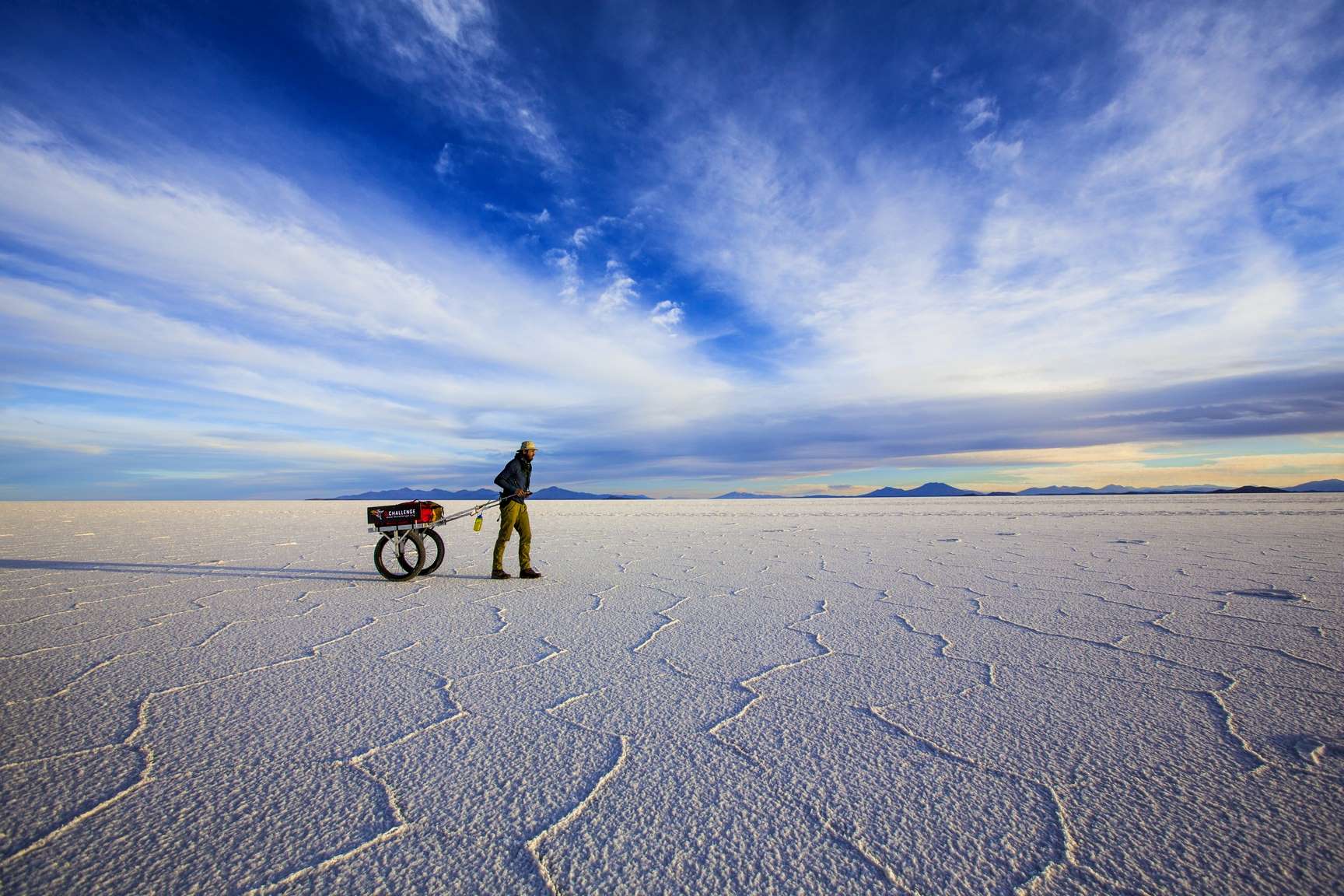 Pieszo przez największą solną pustynię świata - Salar de Uyuni, Boliwia